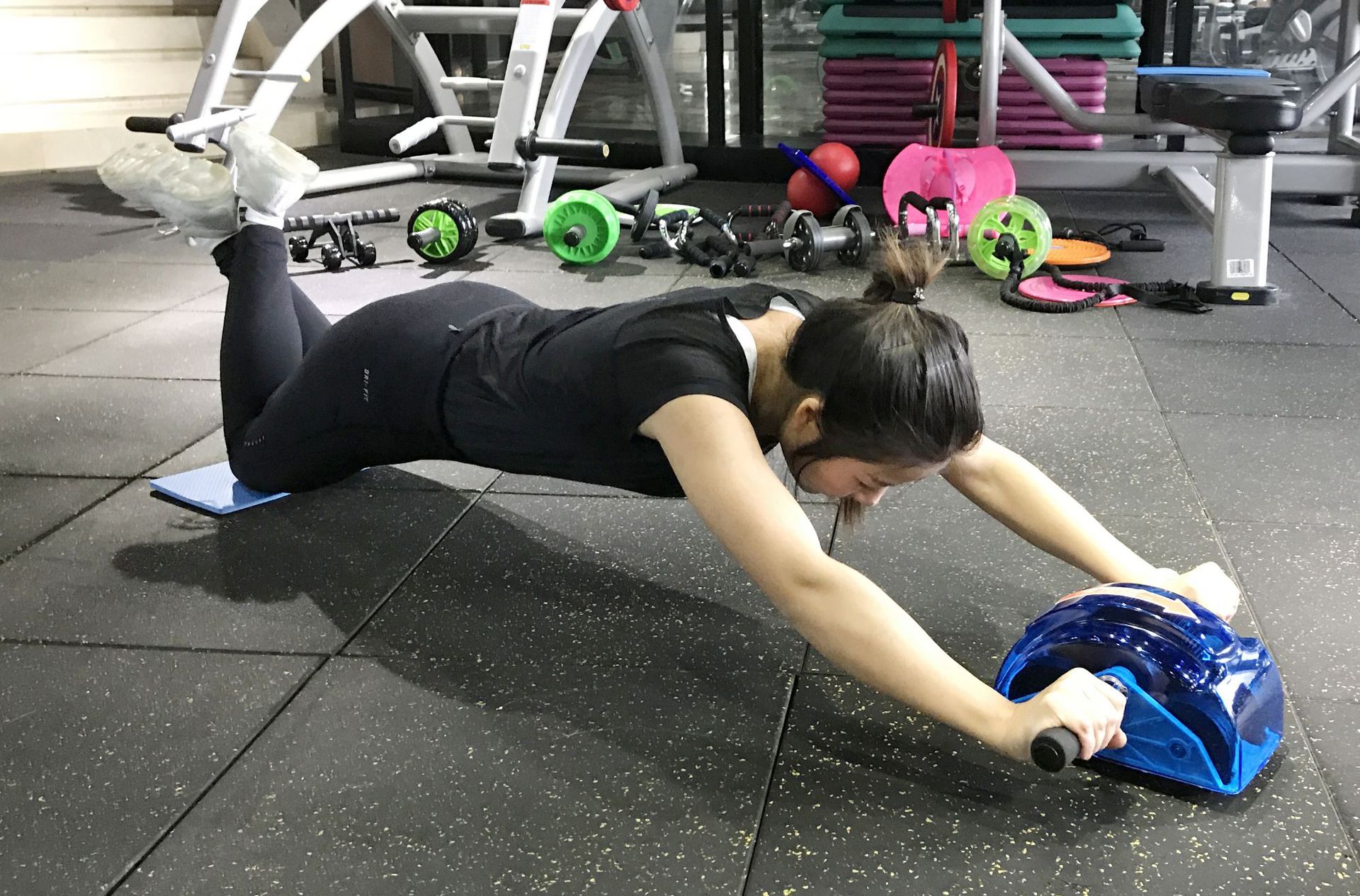 回弹四轮健腹轮 家用健身与跨境外贸的双赢利器